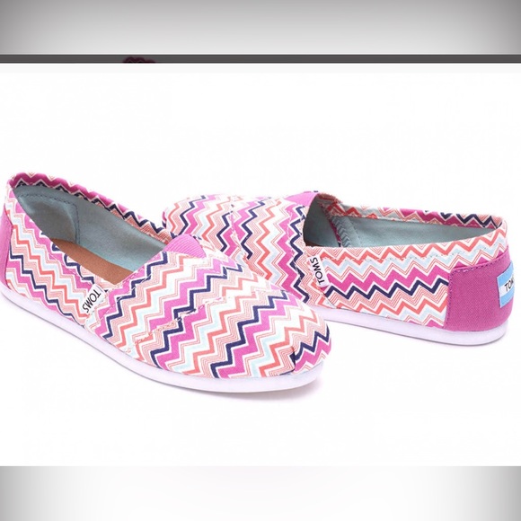 NWT Tom's Chevron Classic Women Pink Chevron Multiple ๐ - Picture 2 of 8